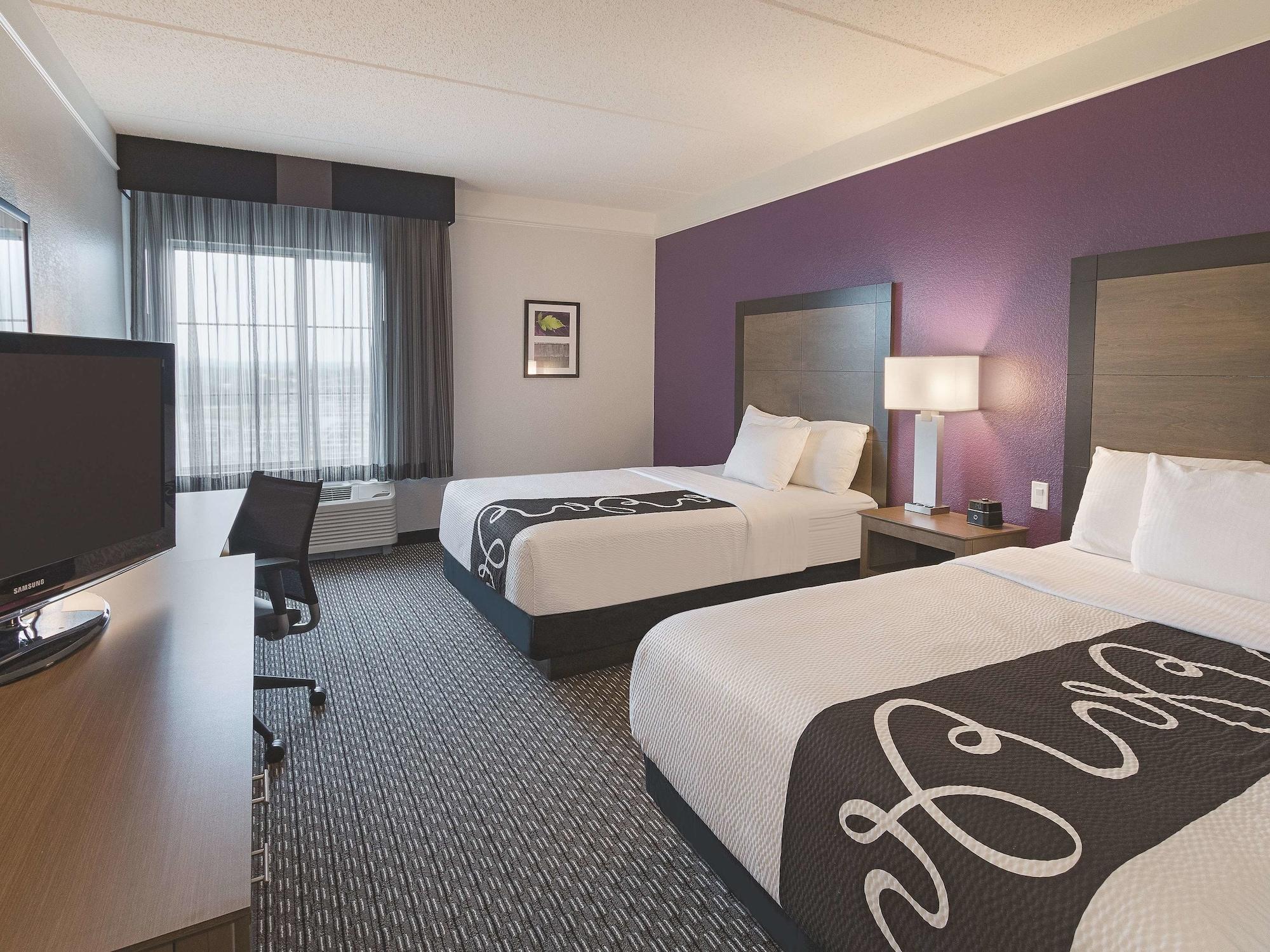 La Quinta By Wyndham Arlington North 6 Flags Dr Hotel Buitenkant foto