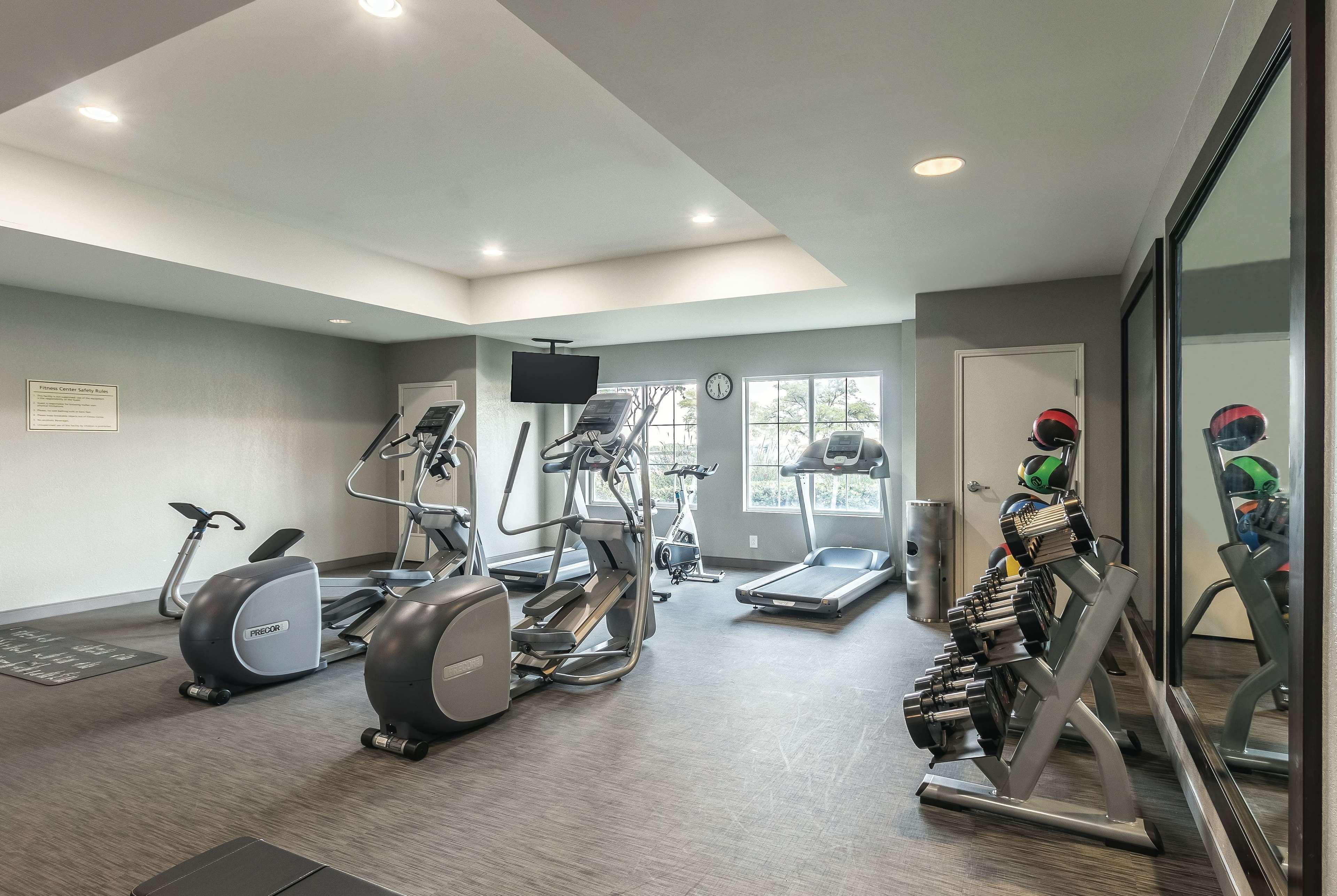 La Quinta By Wyndham Arlington North 6 Flags Dr Hotel Buitenkant foto