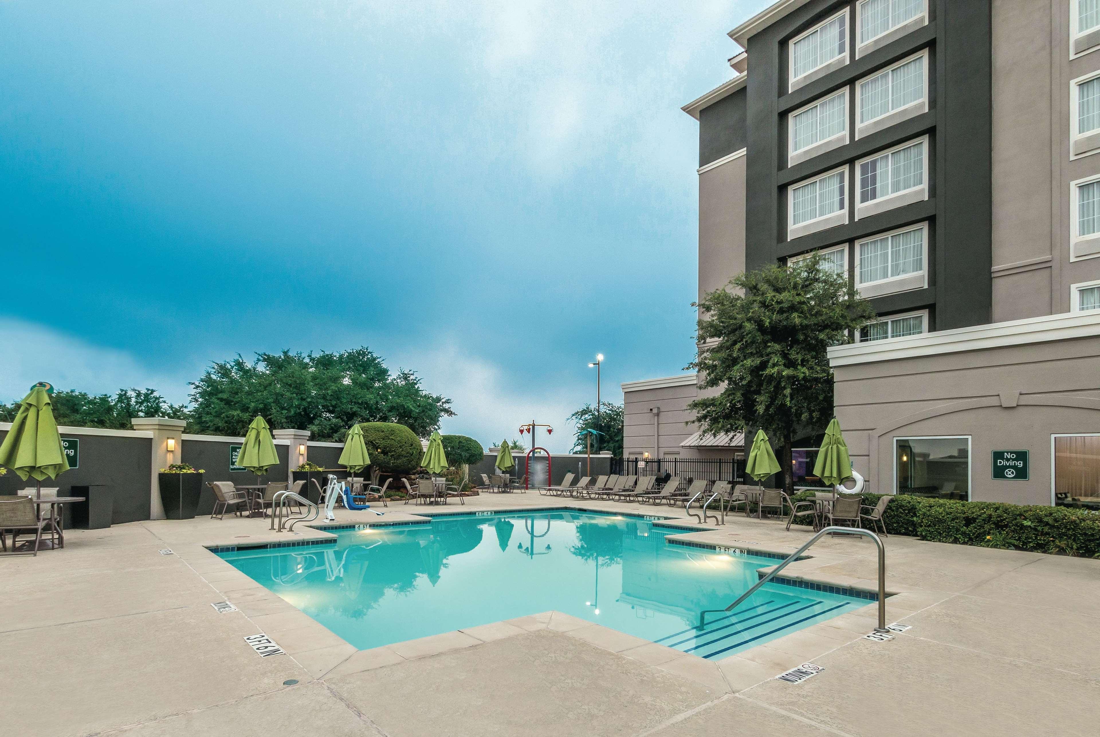 La Quinta By Wyndham Arlington North 6 Flags Dr Hotel Buitenkant foto