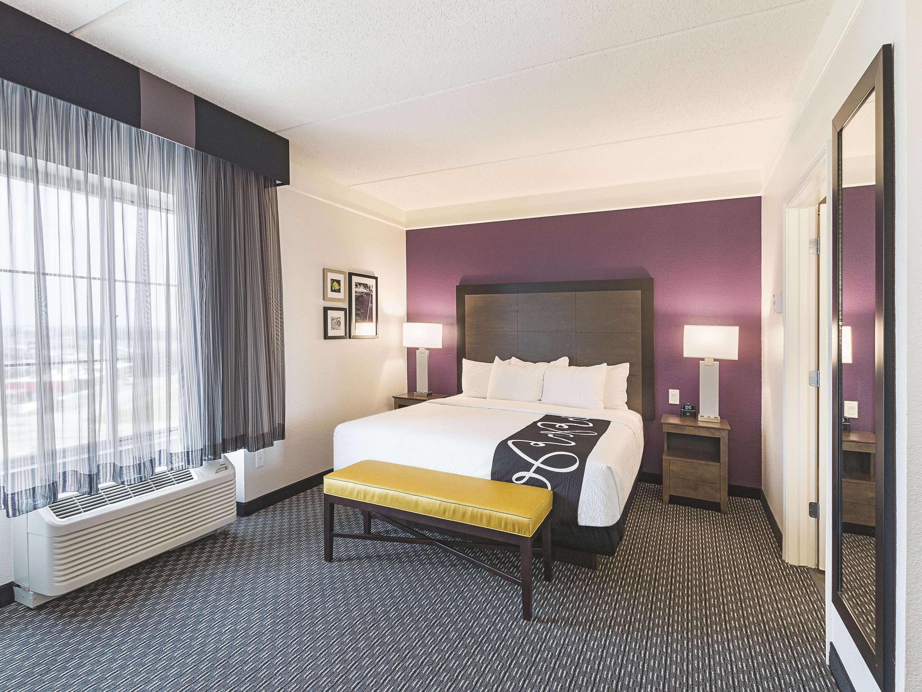 La Quinta By Wyndham Arlington North 6 Flags Dr Hotel Buitenkant foto