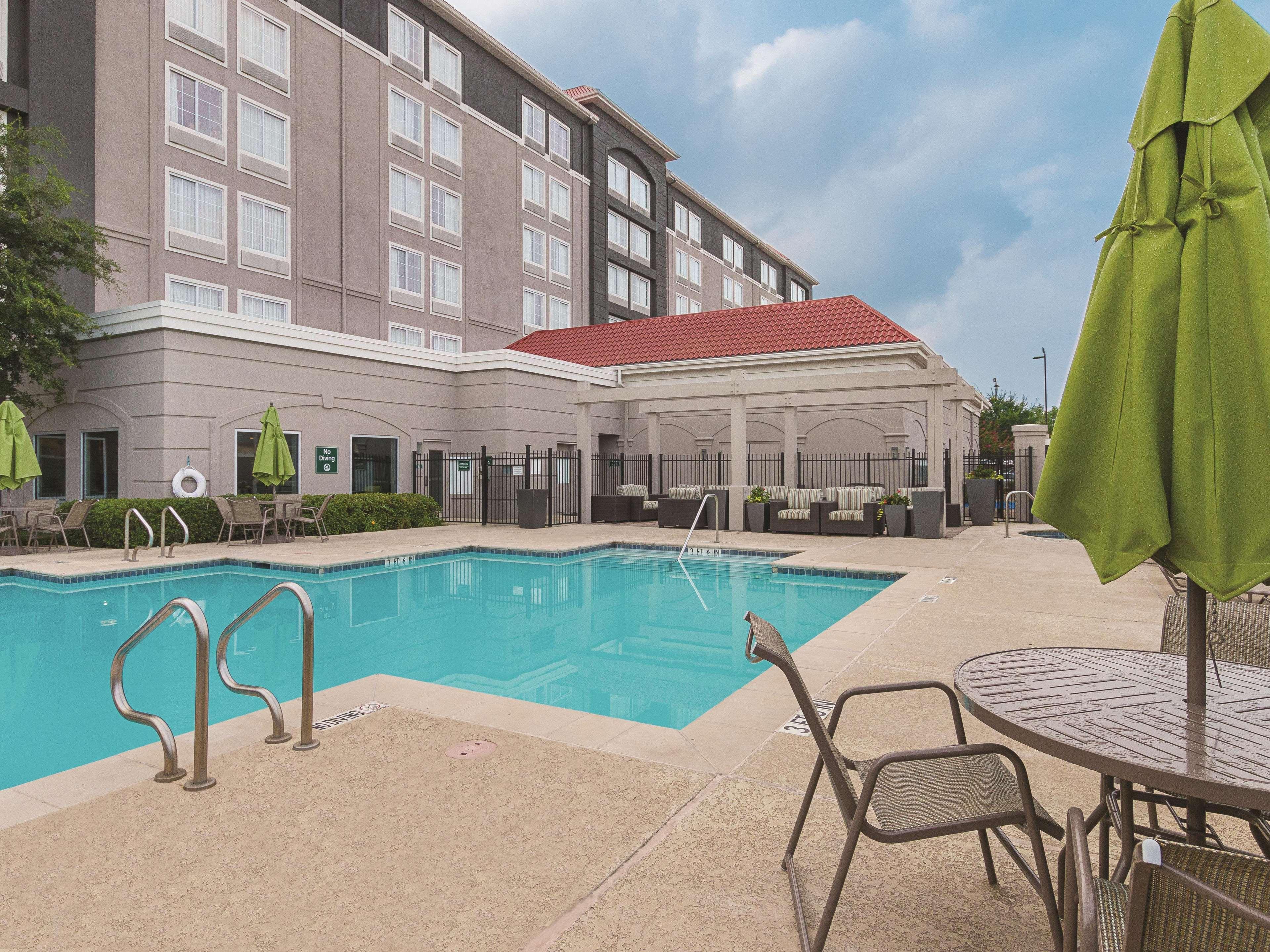 La Quinta By Wyndham Arlington North 6 Flags Dr Hotel Buitenkant foto