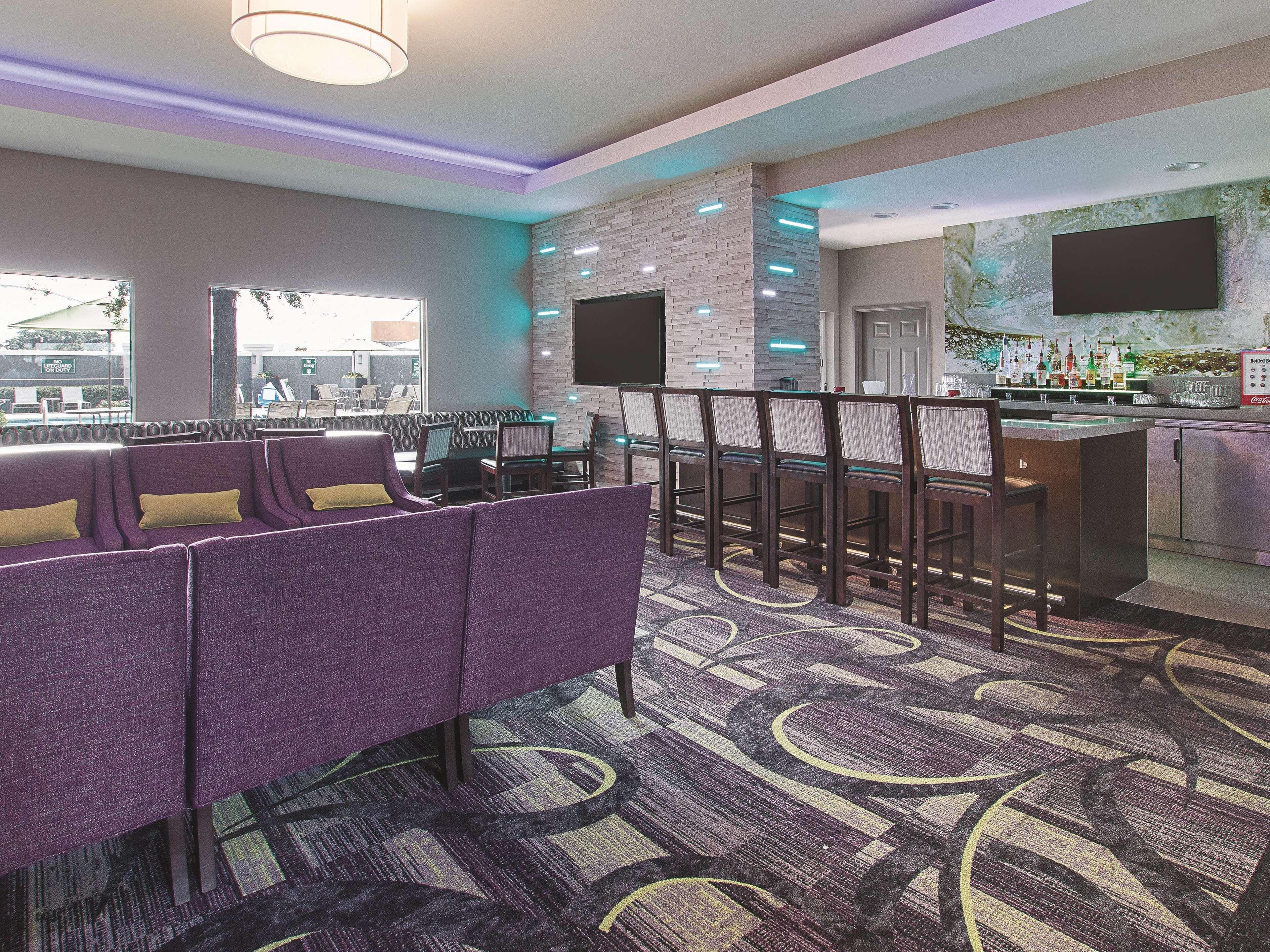 La Quinta By Wyndham Arlington North 6 Flags Dr Hotel Buitenkant foto