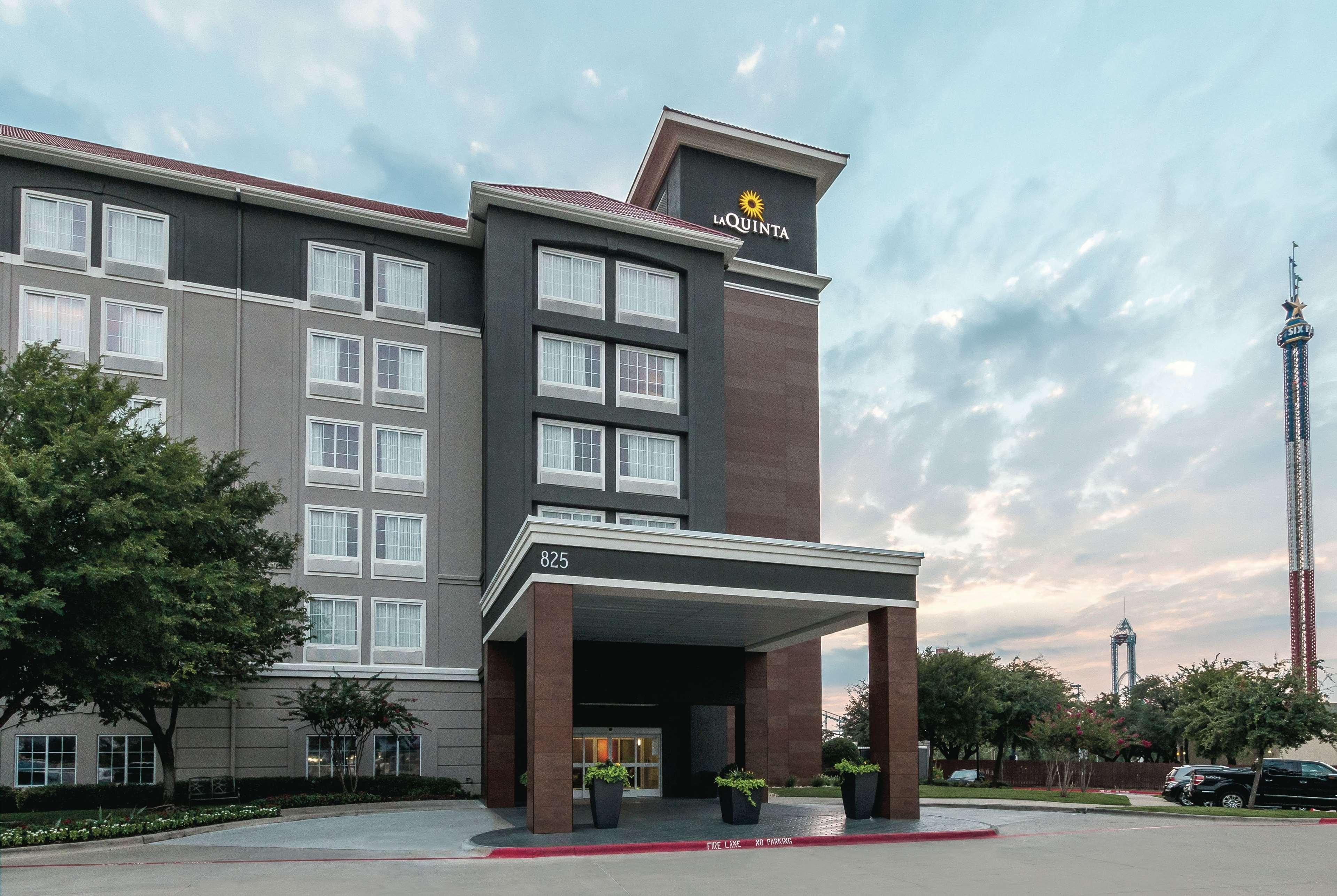 La Quinta By Wyndham Arlington North 6 Flags Dr Hotel Buitenkant foto