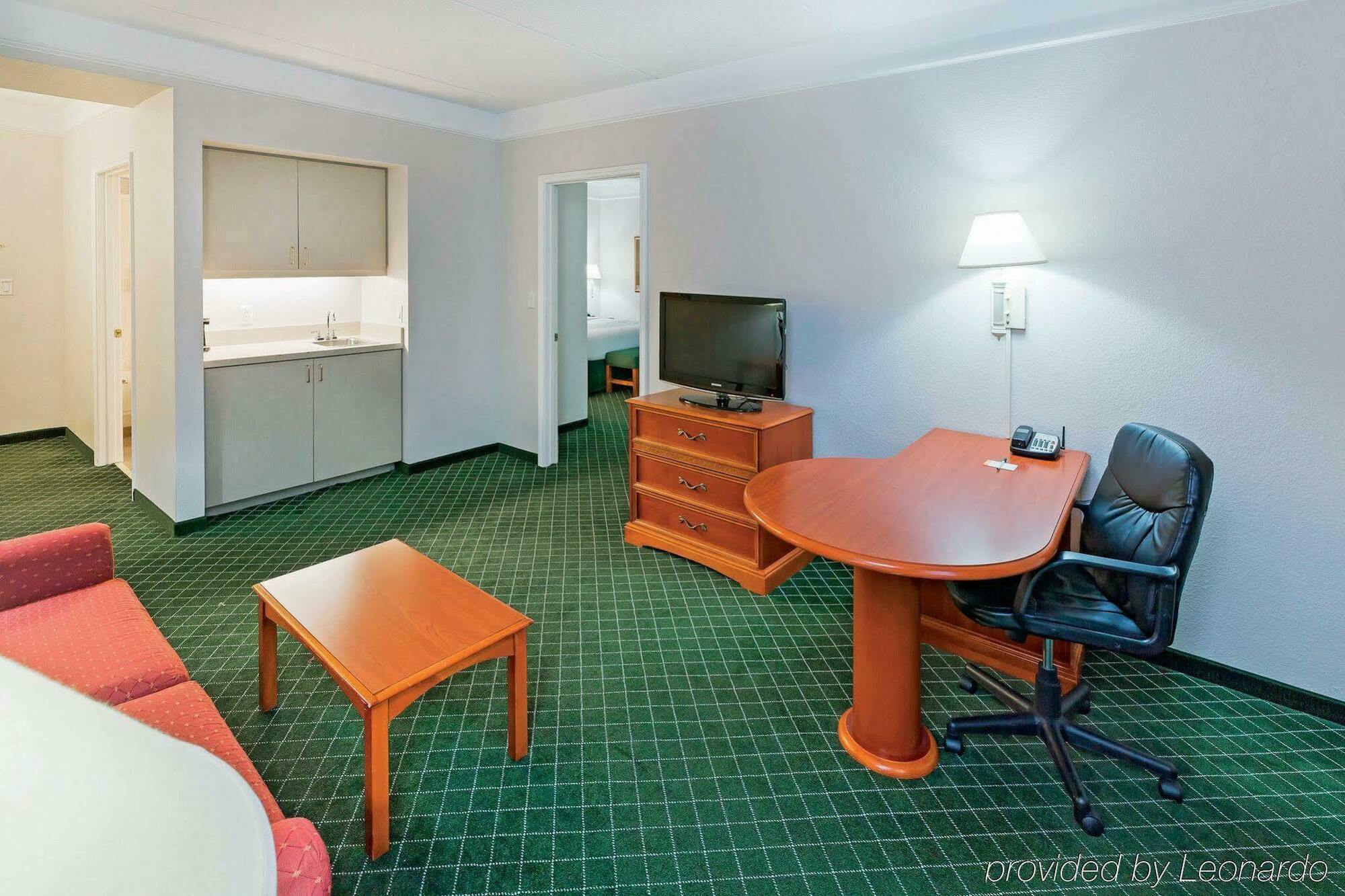 La Quinta By Wyndham Arlington North 6 Flags Dr Hotel Buitenkant foto